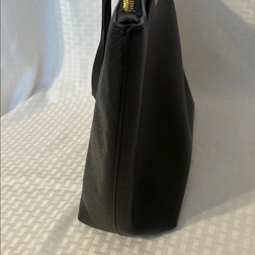 #359 Coach Black Tote with Sleek Leather Design - Picture 4 of 11